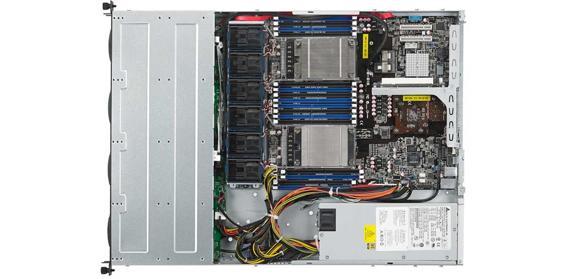 Um servidor Asus com expansão flexível para melhor armazenamento e rede
